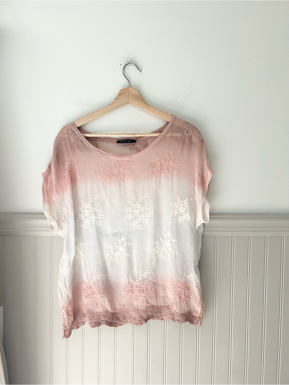 Faith & Zoe Small Blush White Ombre Embroidered Silk Blouse Scallop Hem
